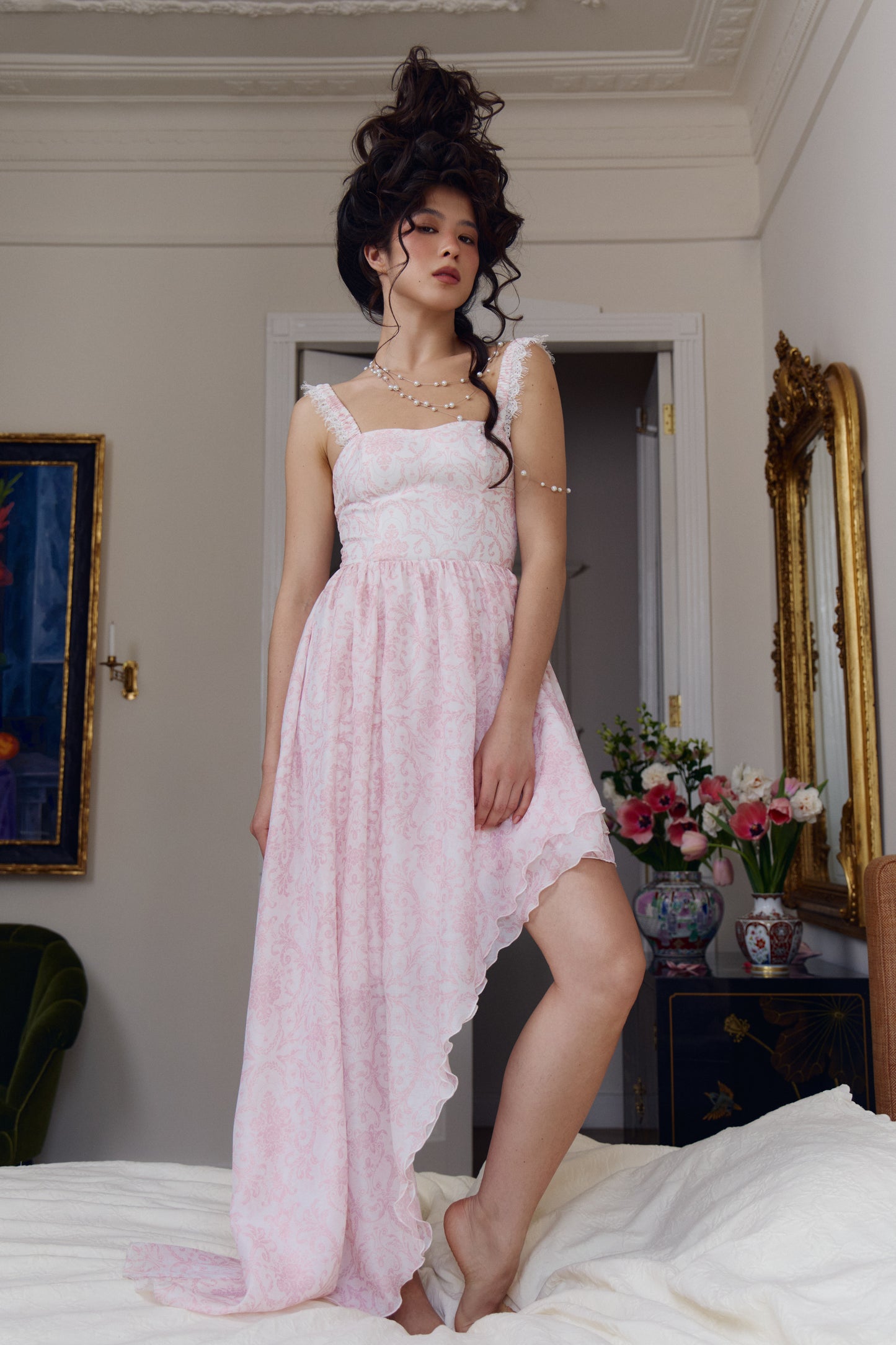 Elegant organza dress with sculptural silhouette