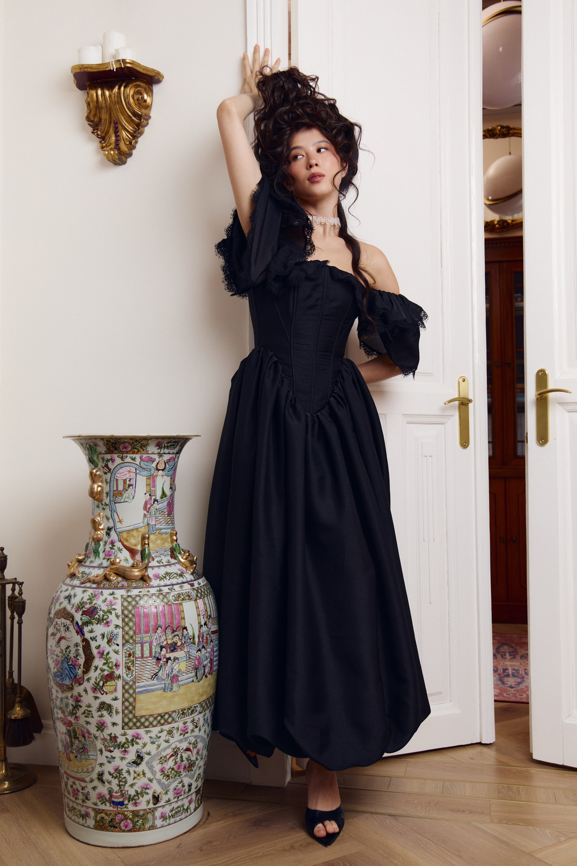 Elegant black maxi dress for special ocassions